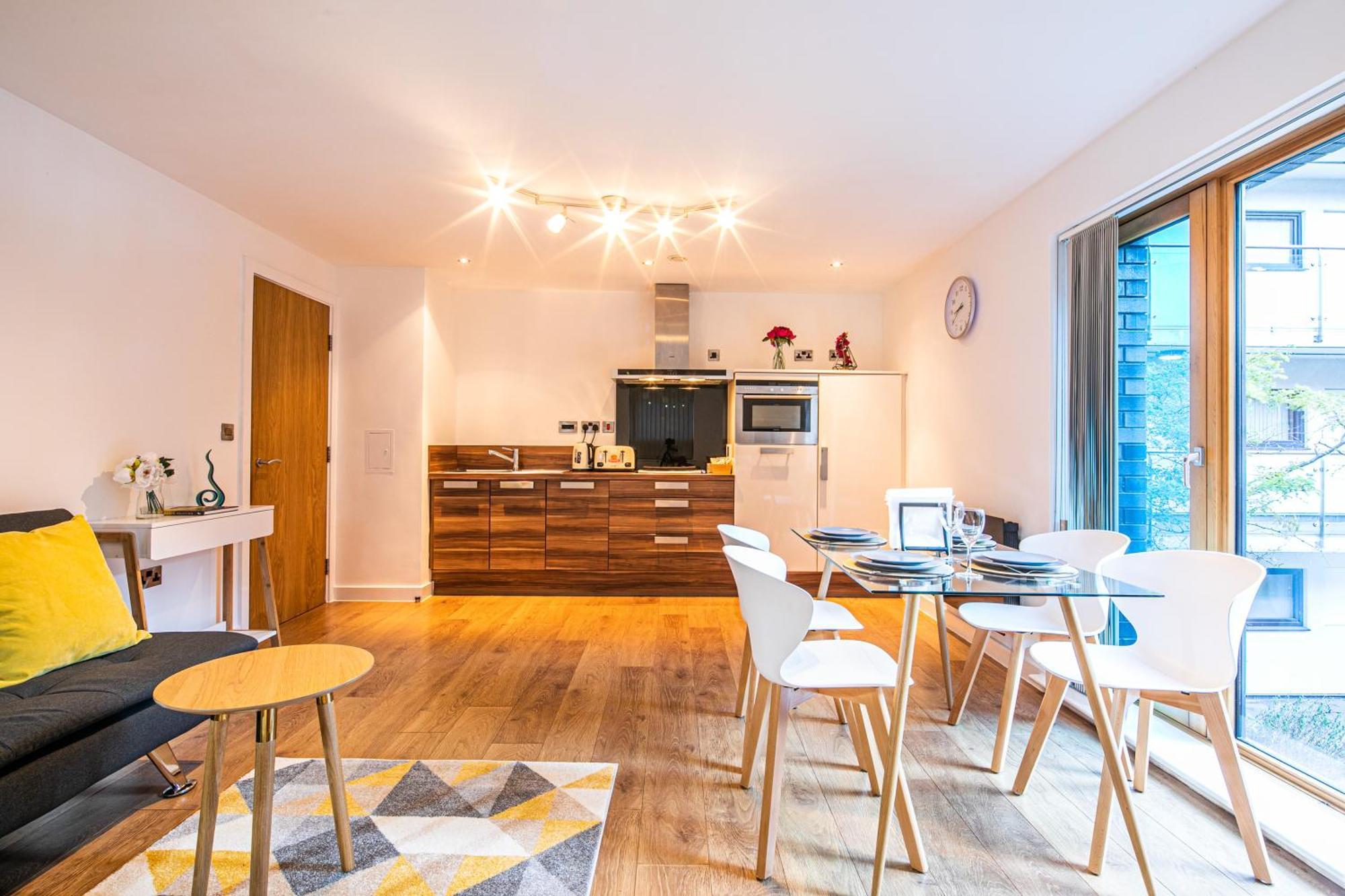 Stylish 2 Bed Apt 18 - City Centre, Free Parking, Espresso Machine & Netflix - Hosted By Stay Host Save Sheffield Exterior photo